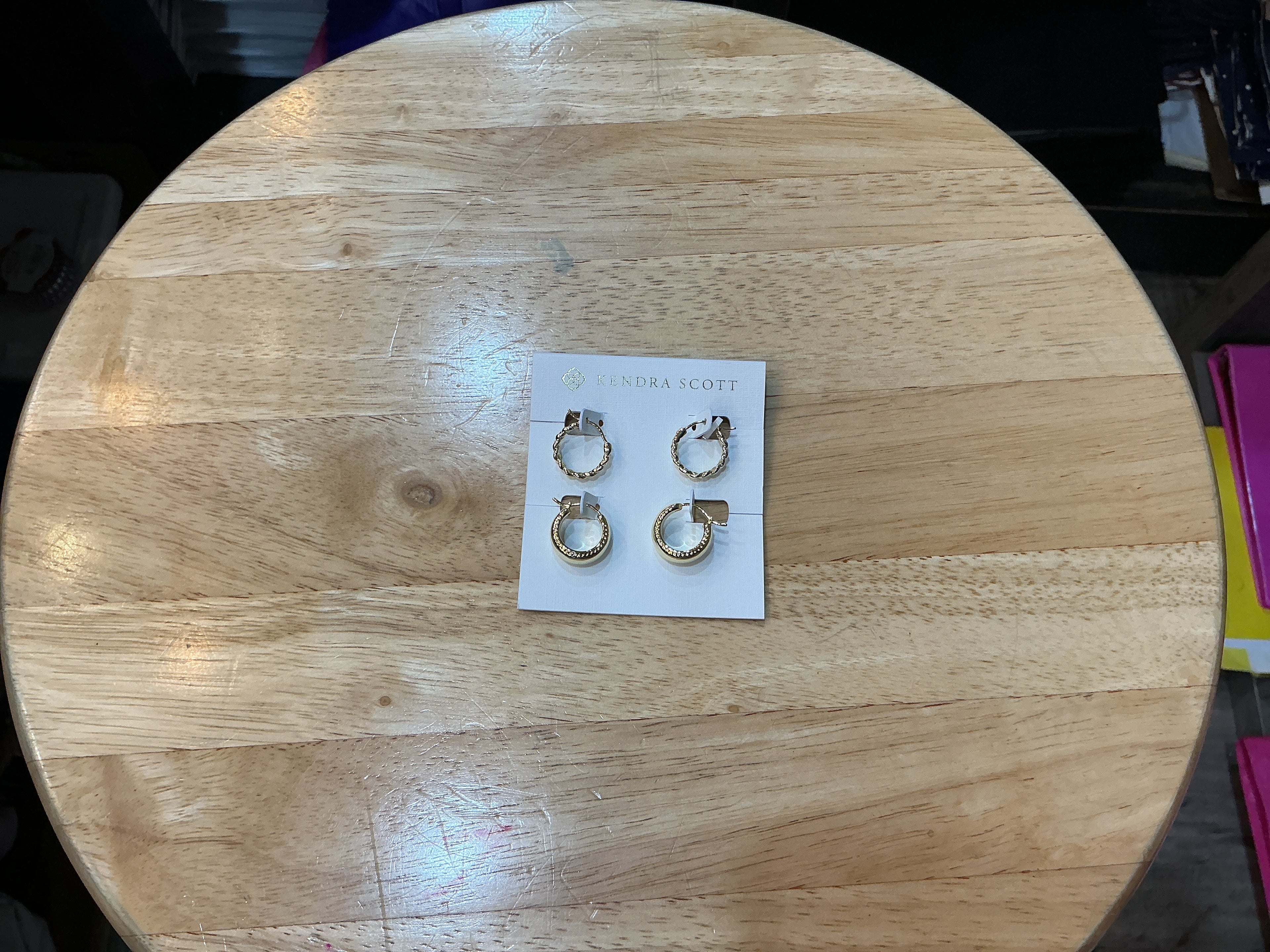 Gabriella set Huggie earring