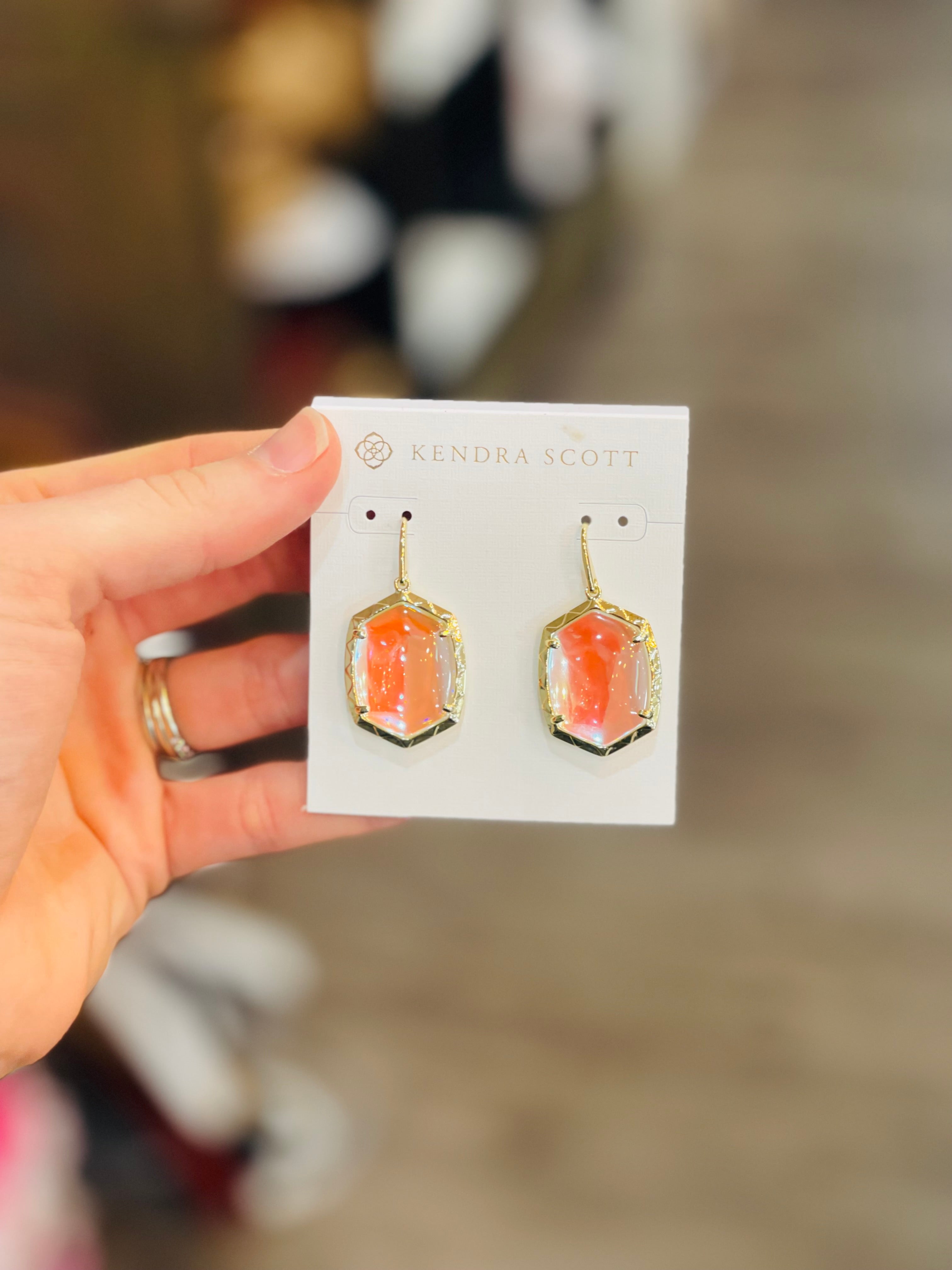 DAPHNE DROP EARRING