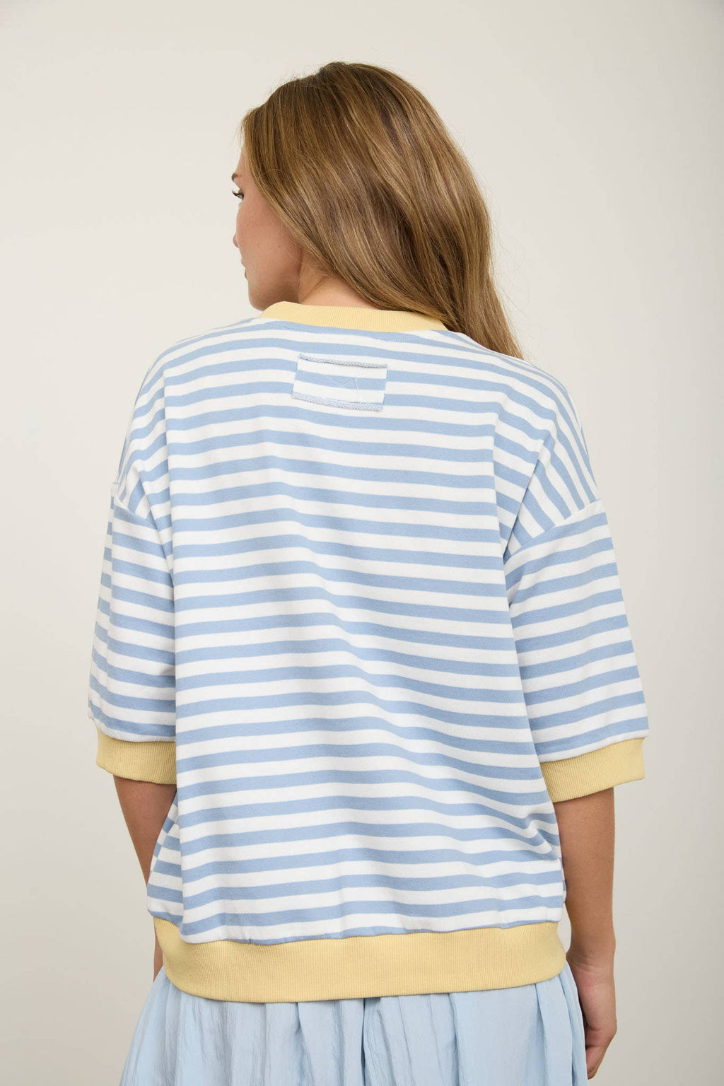 COLORBLOCK TRIM STRIPE SHORT DROP SLEEVE KNIT TOP