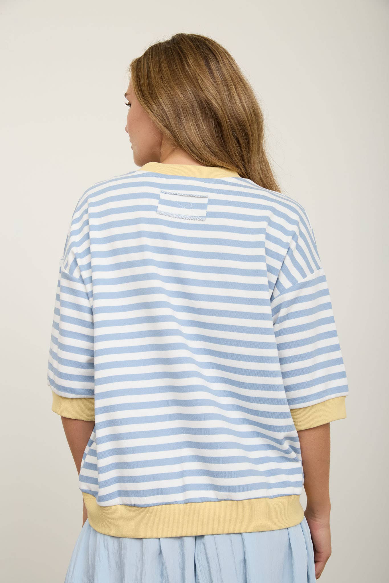 COLORBLOCK TRIM STRIPE SHORT DROP SLEEVE KNIT TOP