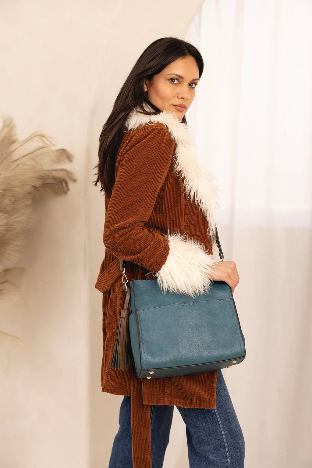 M1867 Lyla 2-in-1 Bucket Bag w/ Guitar Strap
