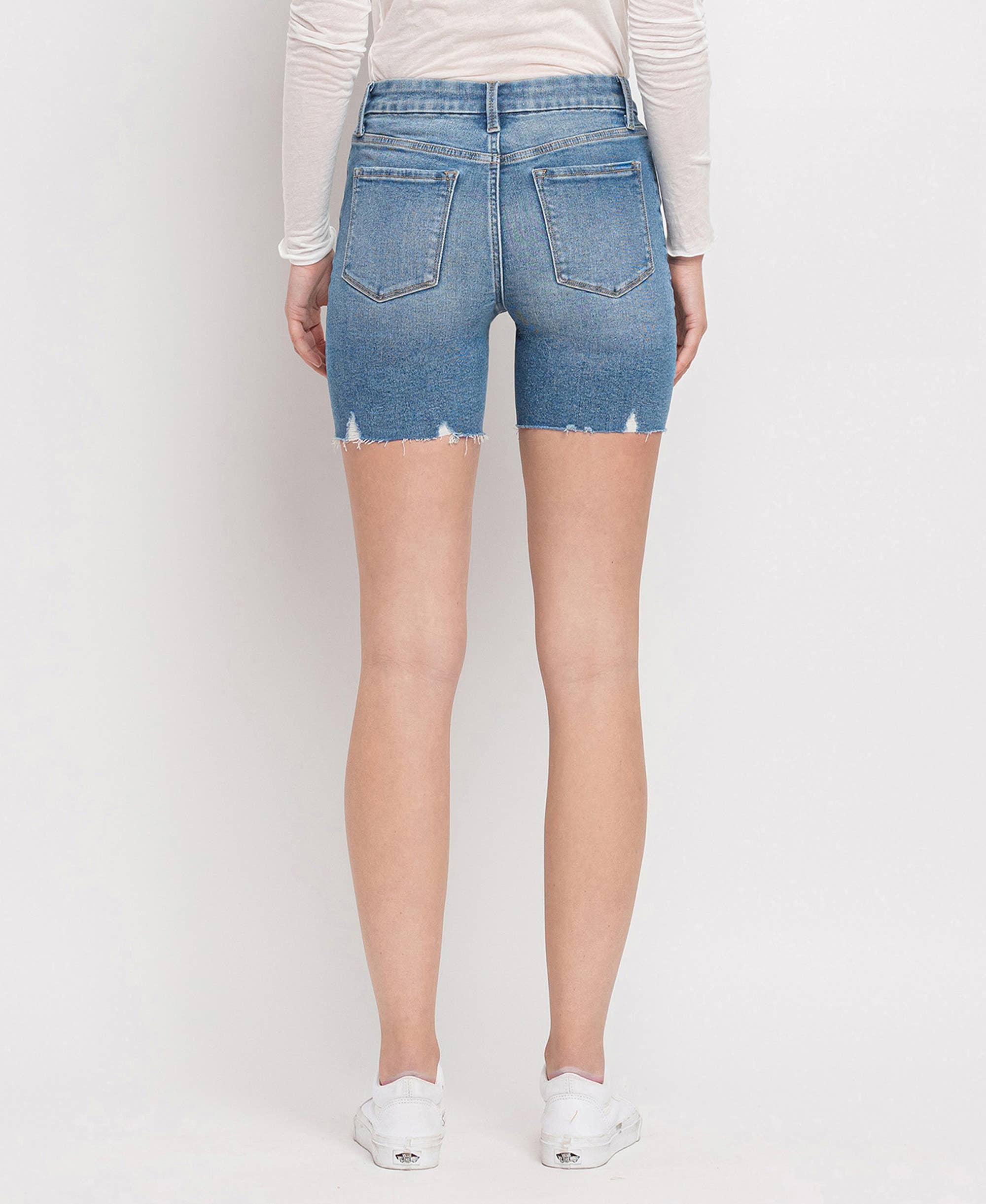 MID RISE SEAMLESS WAISTBAND MIDI SHORTS