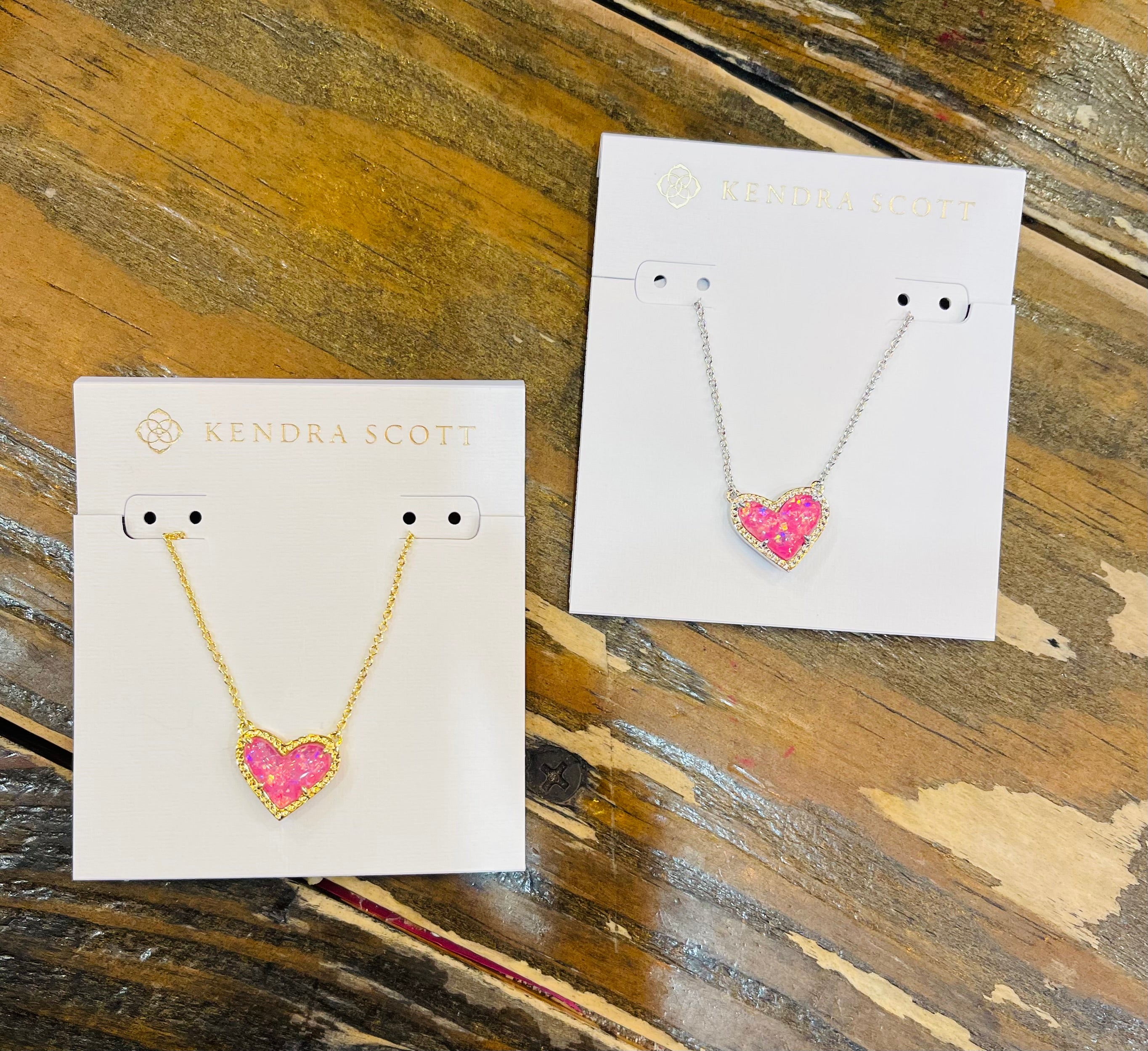 Ari Heart Short Glitter Pendant