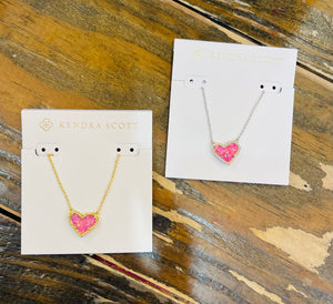 Ari Heart Short Glitter Pendant