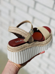 Yanis Wedge by Mia