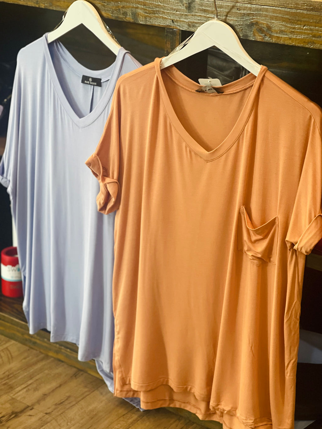 KATELYN BASIC V NECK TEE