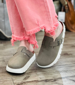 RISEN MID RISE STRAIGHT STEP HEM PANTS