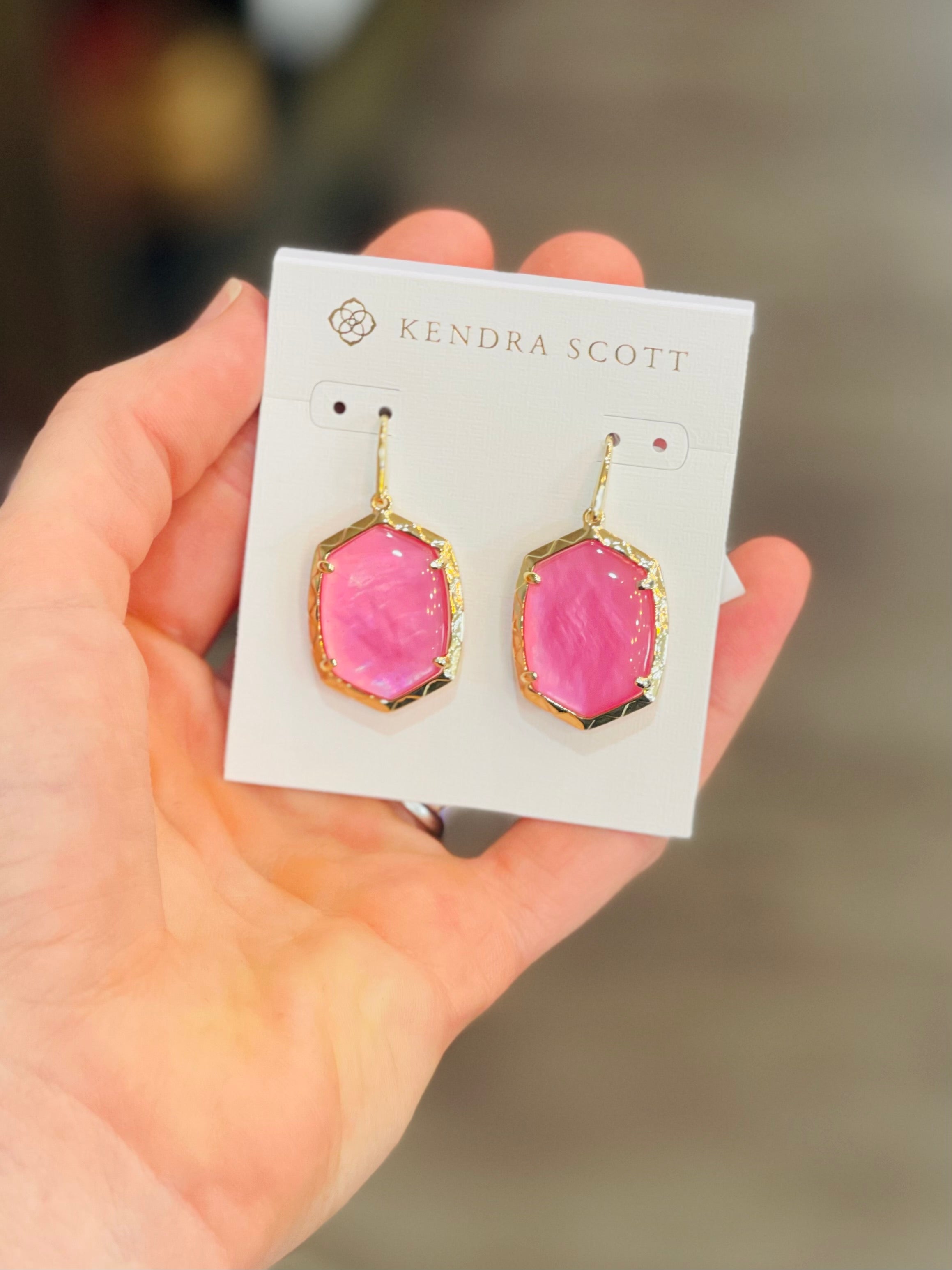 DAPHNE DROP EARRING