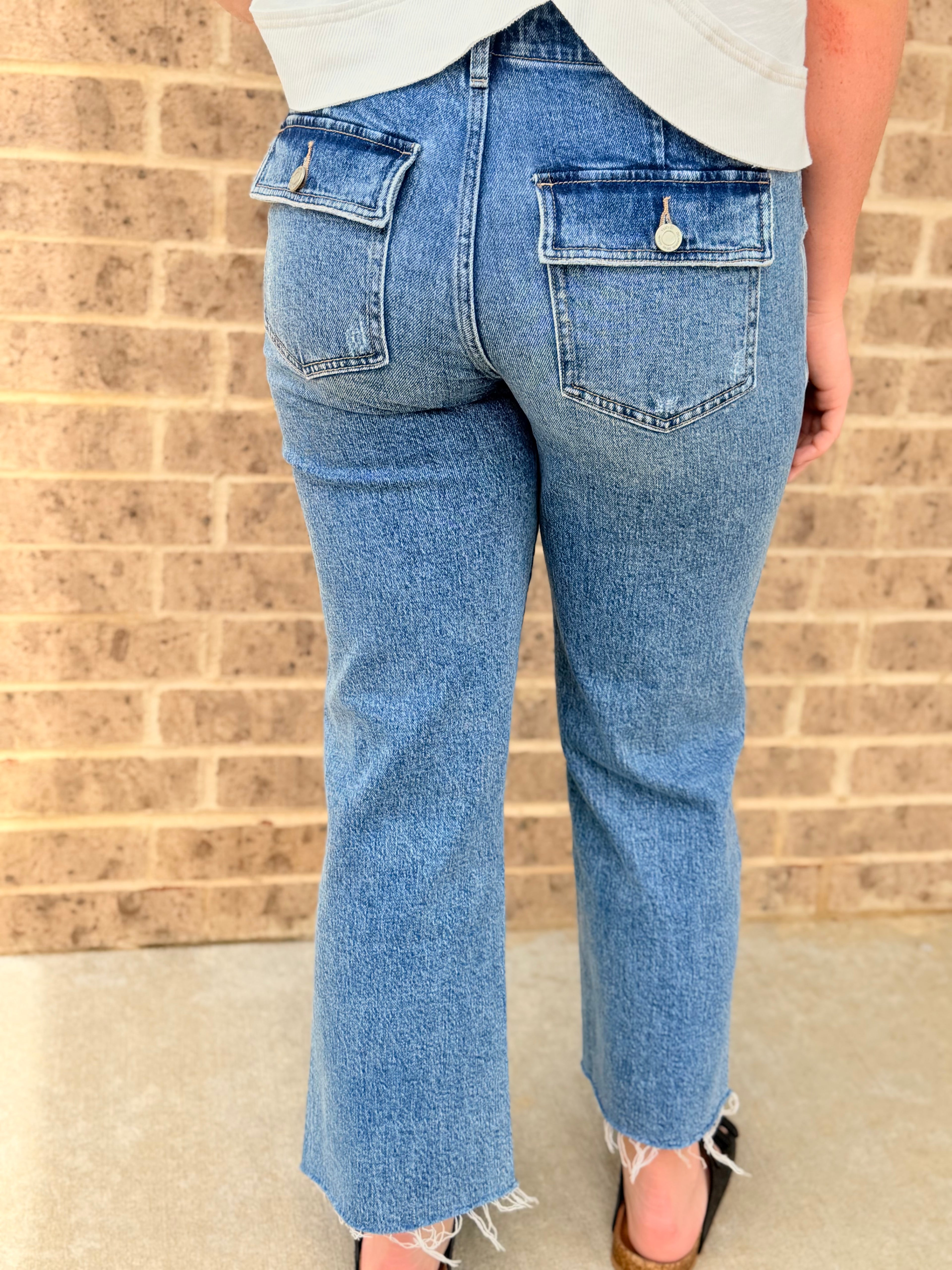 HIGH RISE PATCH POCKET SLIM WIDE JEANS