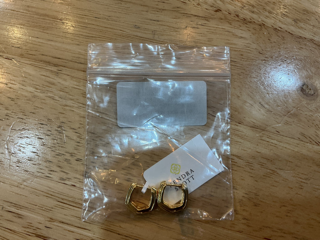 Davie rigid Huggie earring