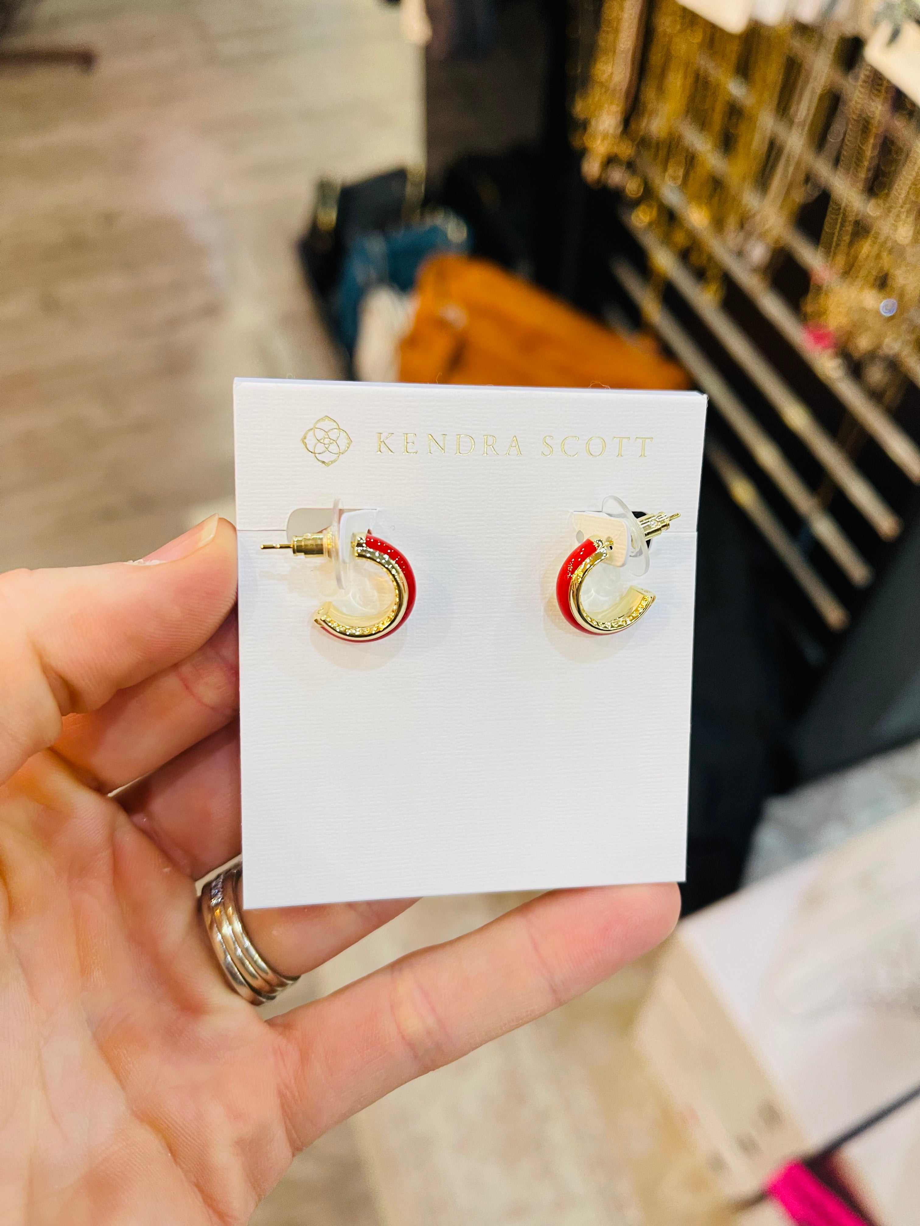 9608867635 Ainsley Huggie ear red gold