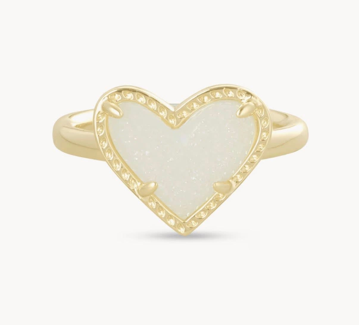Ari Heart Band Ring